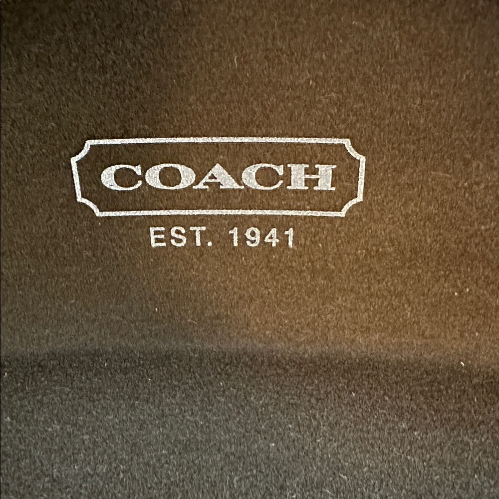 Coach Glossy Cream Eyeglasses Case. - Picture 5 of 8